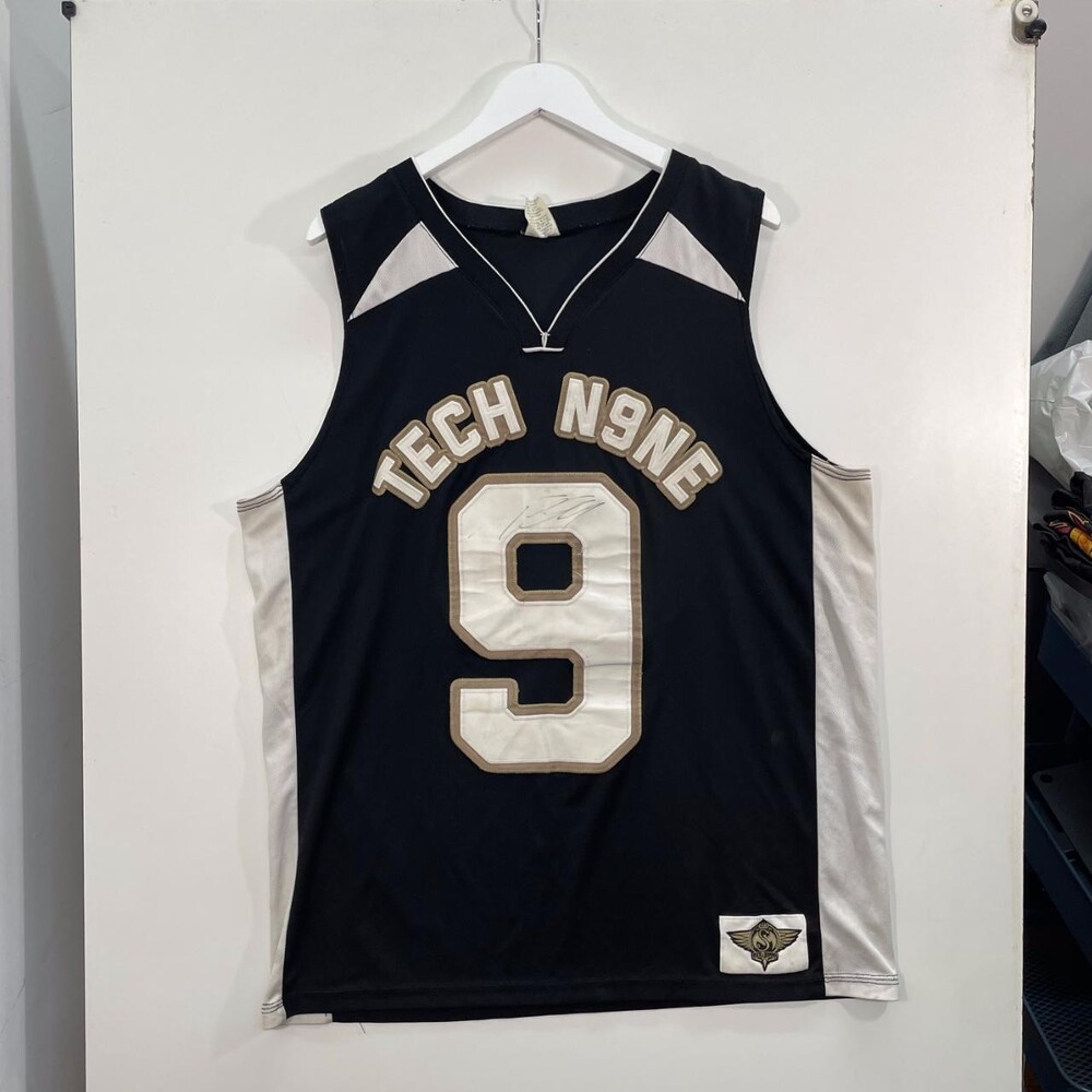 Men's Black and Navy T-shirt